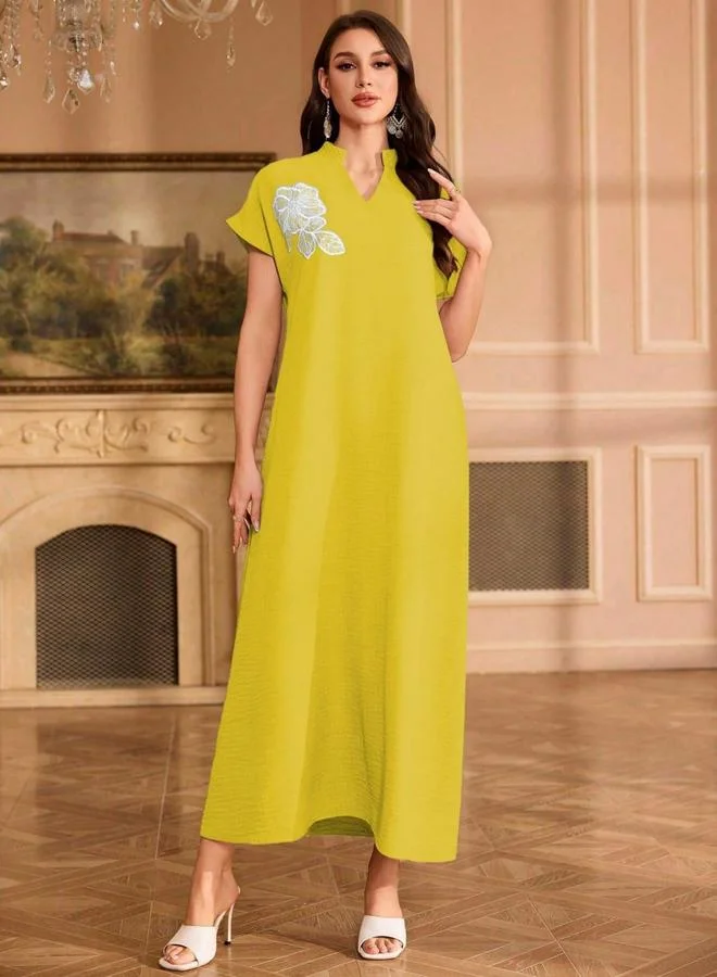 تايك تو فستان طويل بياقة مفتوحة وتفاصيل رقعة زهور